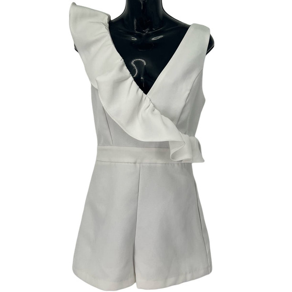 Lulus Pants - Lulus White V-Neck Romper Size Small